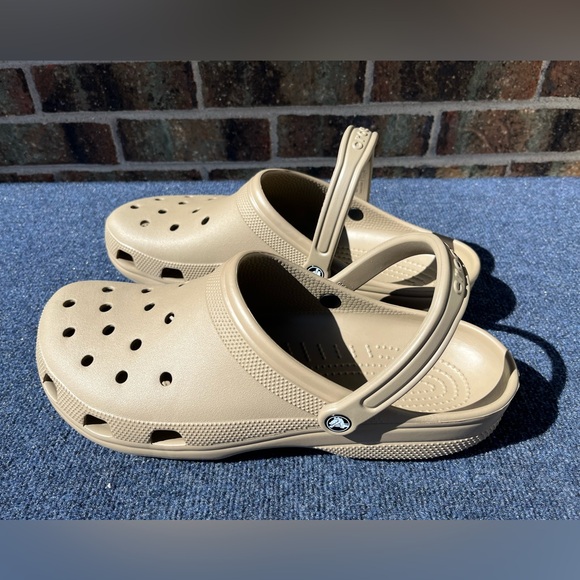 Crocs Men Size 17 Tan Beige New with tags Sandals - Picture 2 of 4